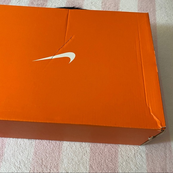 Nike Air Max White Pink Pow Black Running Sneakers - Picture 10 of 12